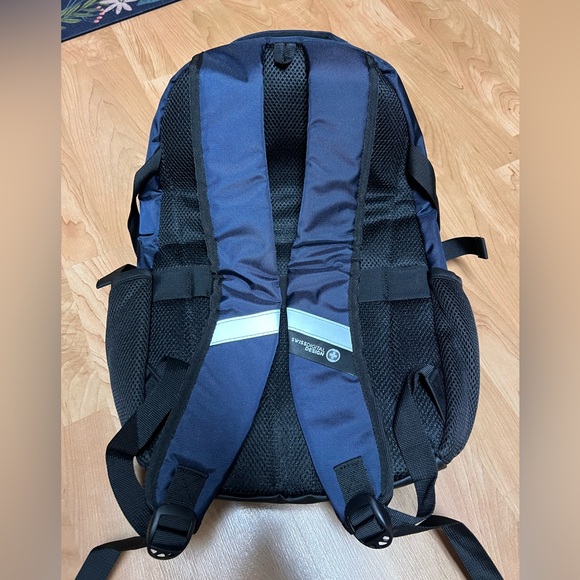 Swissdigital Design SD-803 backpack Carrying Case NWT for 13" to 15.6" Apple iPa - Picture 7 of 10